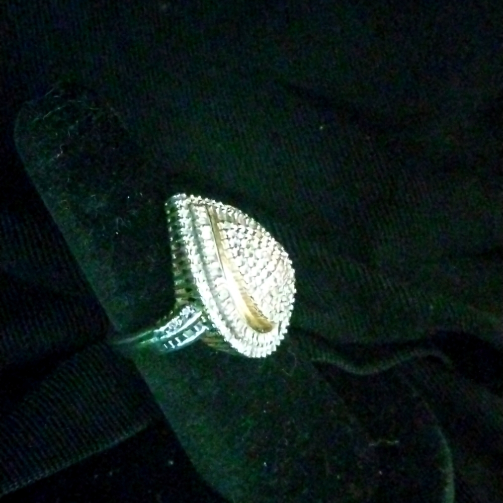 Vintage Sterling Silver and Diamond Ring.....Sz 6 - Picture 2 of 4